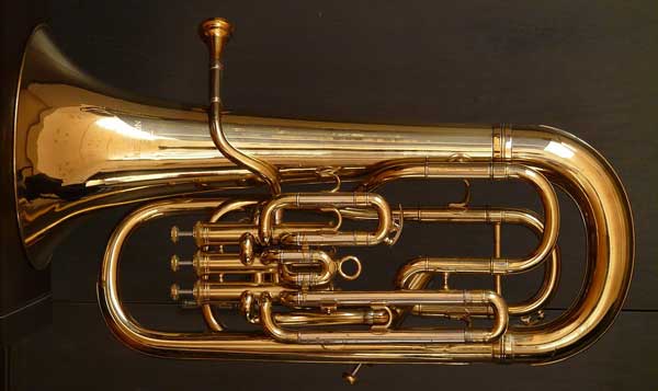 Bügelhorn - Musikinstrument Geschichte Bauweise Spielweise